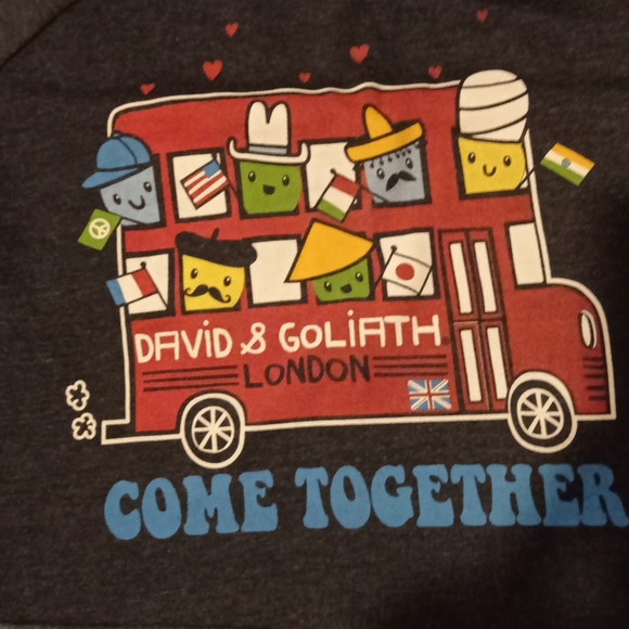 Cropped Sweatshirt - Picture 2 of 4